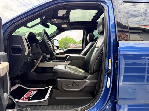 Used 2022 Ford F350 Lariat w/ Black Appearance Package AWD/4WD image 22