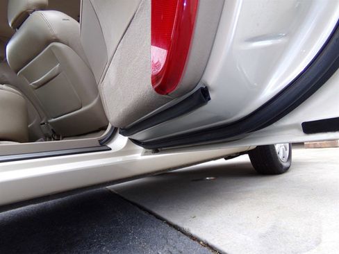 Used 2001 Lincoln Continental image 82