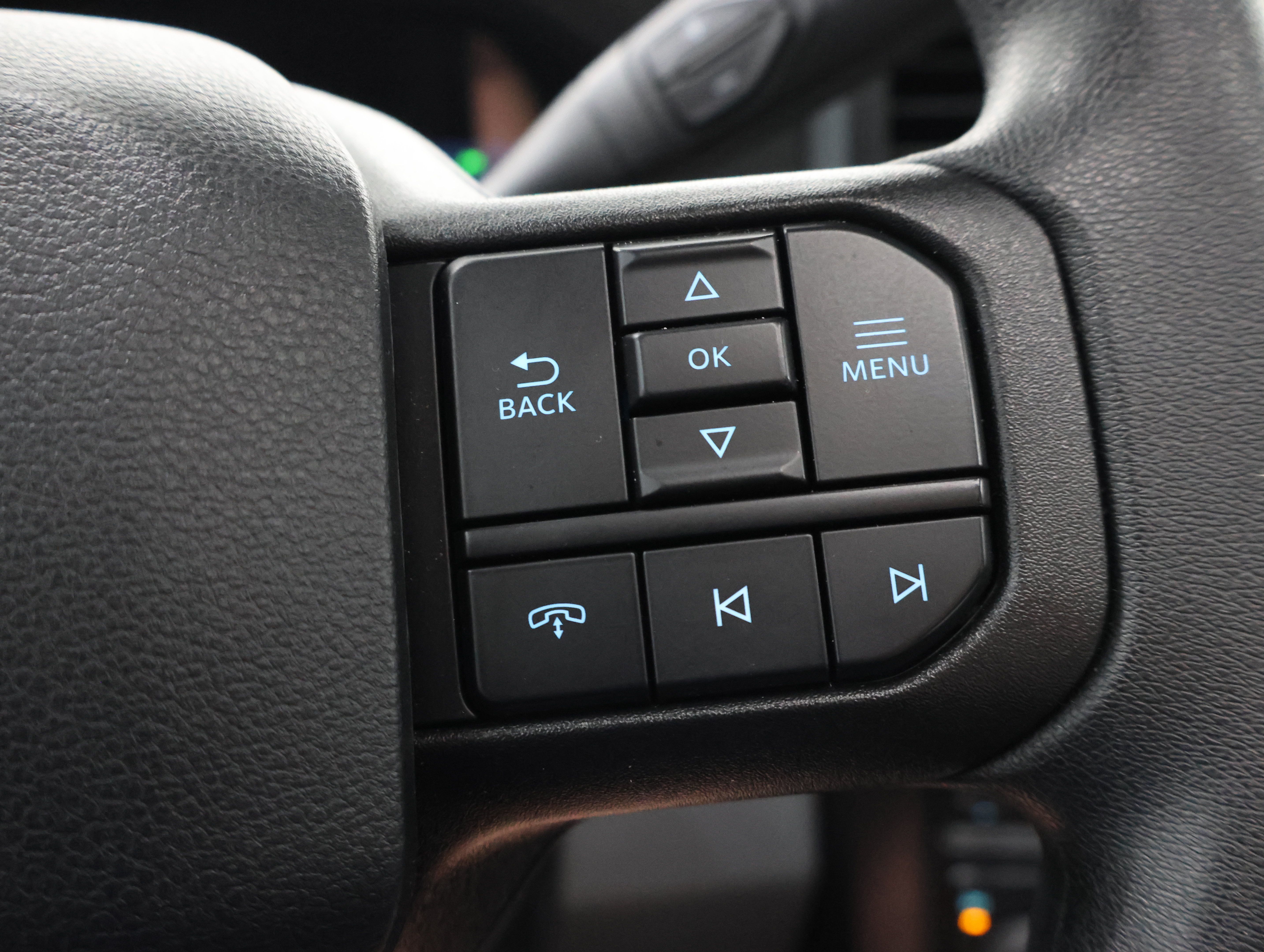 Used 2025 Ford F250 XLT w/ Black Appearance Package AWD/4WD image 15