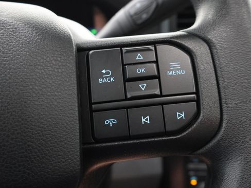 Used 2025 Ford F250 XLT w/ Black Appearance Package AWD/4WD image 15