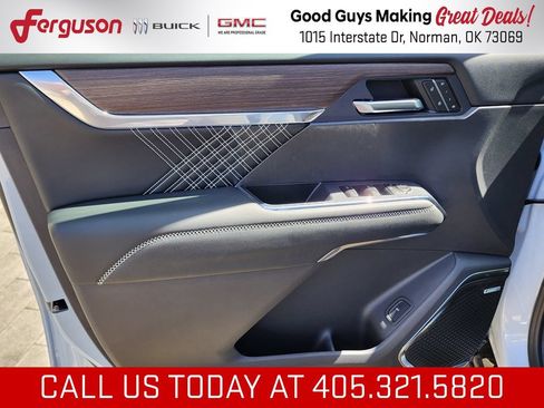 New 2026 GMC Acadia Denali w/ Super Cruise Package FWD image 13