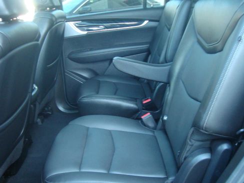 Used 2023 Cadillac XT6 Premium Luxury w/ Technology Package image 24