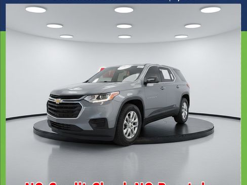 Used 2018 Chevrolet Traverse LS image 2