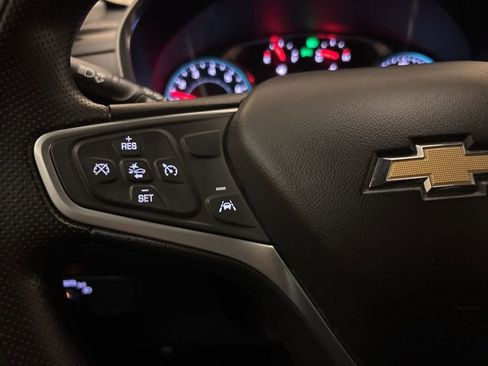 Used 2022 Chevrolet Equinox LT FWD image 17