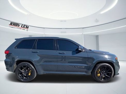 Used 2018 Jeep Grand Cherokee Trackhawk image 2