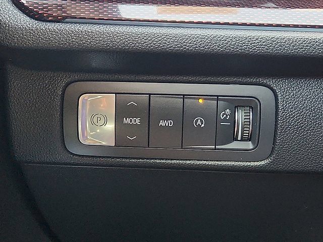 Certified 2025 Chevrolet Traverse Z71 w/ Driver Confidence Package AWD/4WD image 21