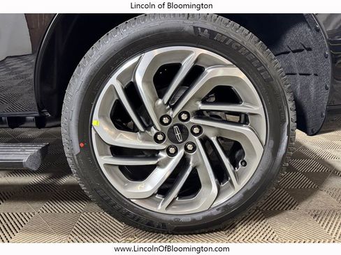 New 2026 Lincoln Navigator Reserve AWD/4WD image 37