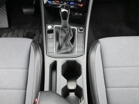 Used 2026 Volkswagen Jetta SE FWD image 18