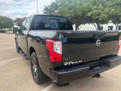 Used 2021 Nissan Titan SV w/ SV Convenience Package RWD image 7