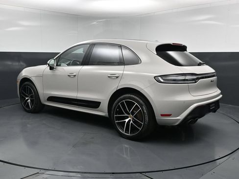 Certified 2025 Porsche Macan AWD/4WD image 3