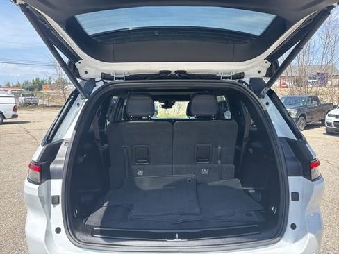Used 2023 Jeep Grand Cherokee L Laredo AWD/4WD image 27