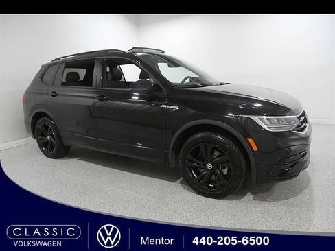 Certified 2024 Volkswagen Tiguan SE R-Line AWD/4WD image 1