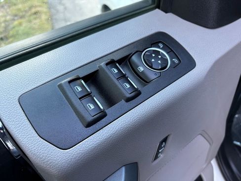 Used 2017 Ford F150 XLT image 37