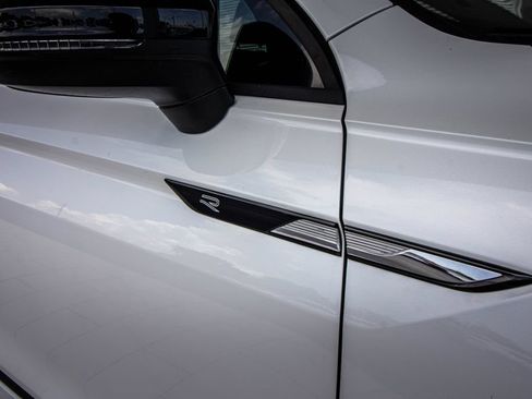 Certified 2023 Volkswagen Tiguan SE R-Line FWD image 4