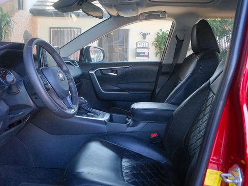 Used 2022 Toyota RAV4 XLE image 13