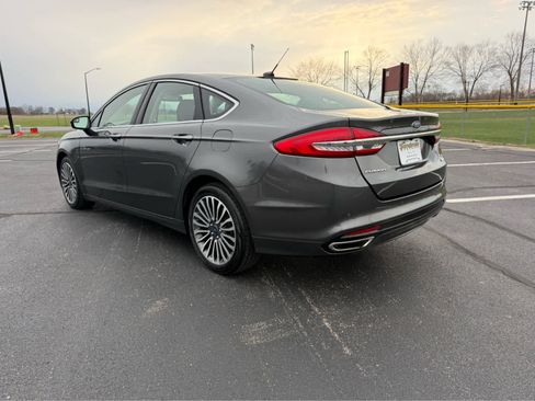Used 2017 Ford Fusion SE w/ Fusion SE Technology Package image 3
