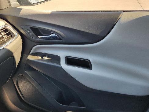Used 2023 Chevrolet Equinox LT image 18