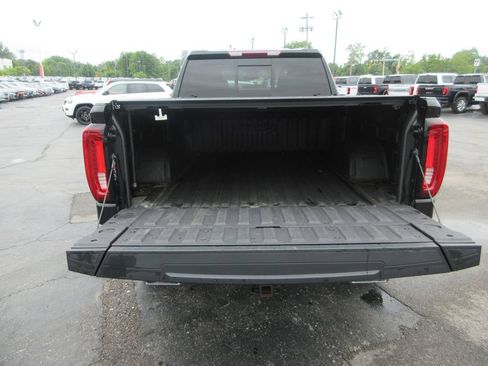 Used 2023 GMC Sierra 1500 AT4 w/ AT4 Premium Package AWD/4WD image 8