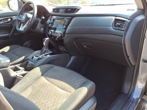 Used 2019 Nissan Rogue SV w/ Premium Package image 10
