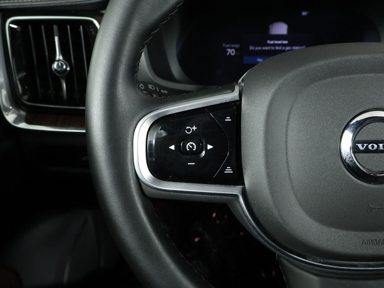 Used 2025 Volvo V60 B5 Cross Country Ultra AWD/4WD image 10