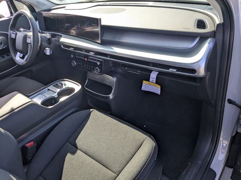 New 2026 Hyundai Ioniq 9 SE image 25