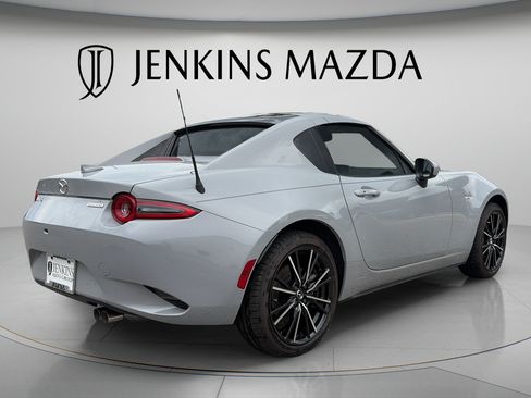 Used 2025 MAZDA MX-5 Miata RF Grand Touring RWD image 8