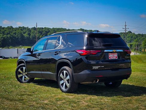 Used 2023 Chevrolet Traverse LT w/ LT Premium Package AWD/4WD image 6