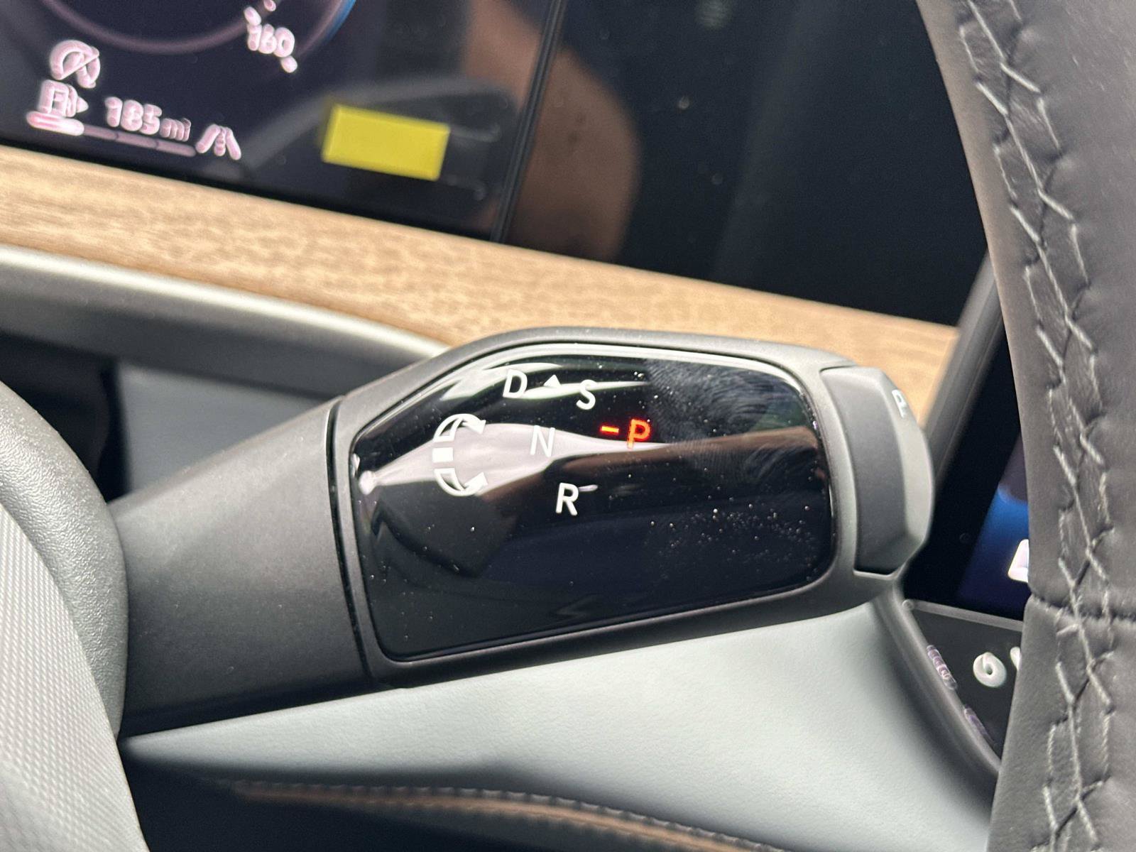 New 2027 Volkswagen Atlas SEL R-Line AWD/4WD image 17