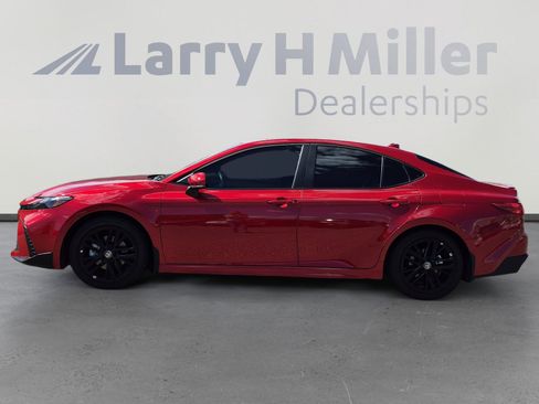 Used 2025 Toyota Camry SE w/ Multimedia Upgrade Package image 2