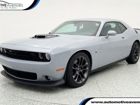 Used 2022 Dodge Challenger R/T Scat Pack w/ Shaker Package image 1