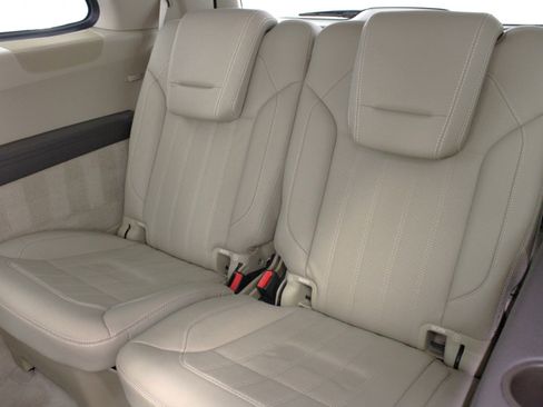 Used 2016 Mercedes-Benz GL 450 4MATIC w/ Premium I Package image 43