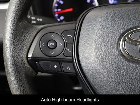 Used 2020 Toyota RAV4 LE FWD image 8