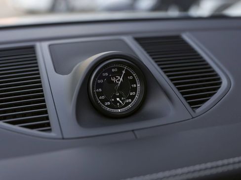 Certified 2026 Porsche Macan Turbo AWD/4WD image 22
