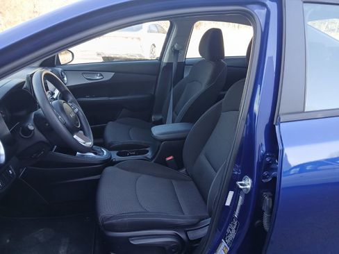 Used 2023 Kia Forte LXS image 25