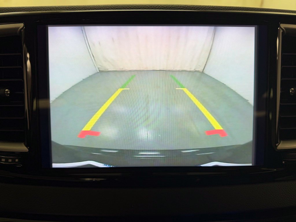 Used 2024 Chrysler Pacifica Touring-L FWD image 26