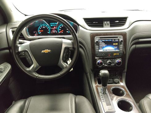 Used 2017 Chevrolet Traverse LT image 22