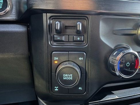 Certified 2023 Ford F350 Lariat w/ Chrome Package image 31