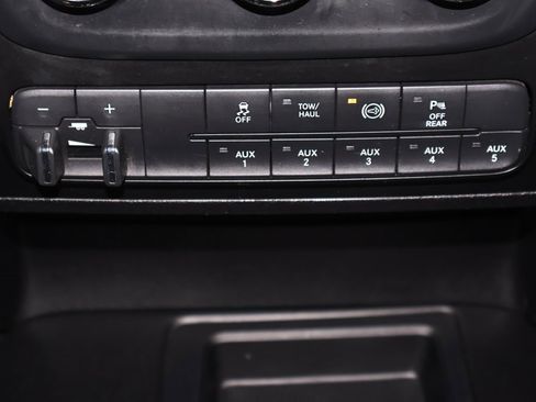 Used 2016 RAM 3500 Tradesman w/ Chrome Appearance Group image 28