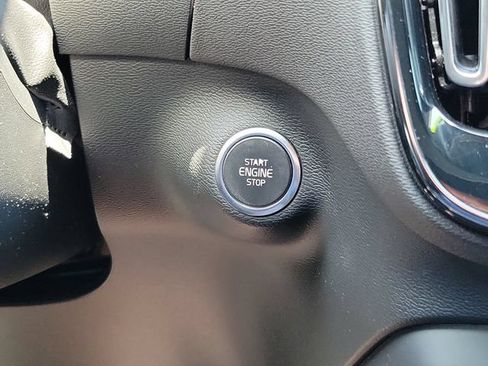 Used 2019 Volvo XC40 T5 R-Design AWD/4WD image 25