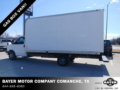 Used 2016 GMC Savana 3500 Extended image 2