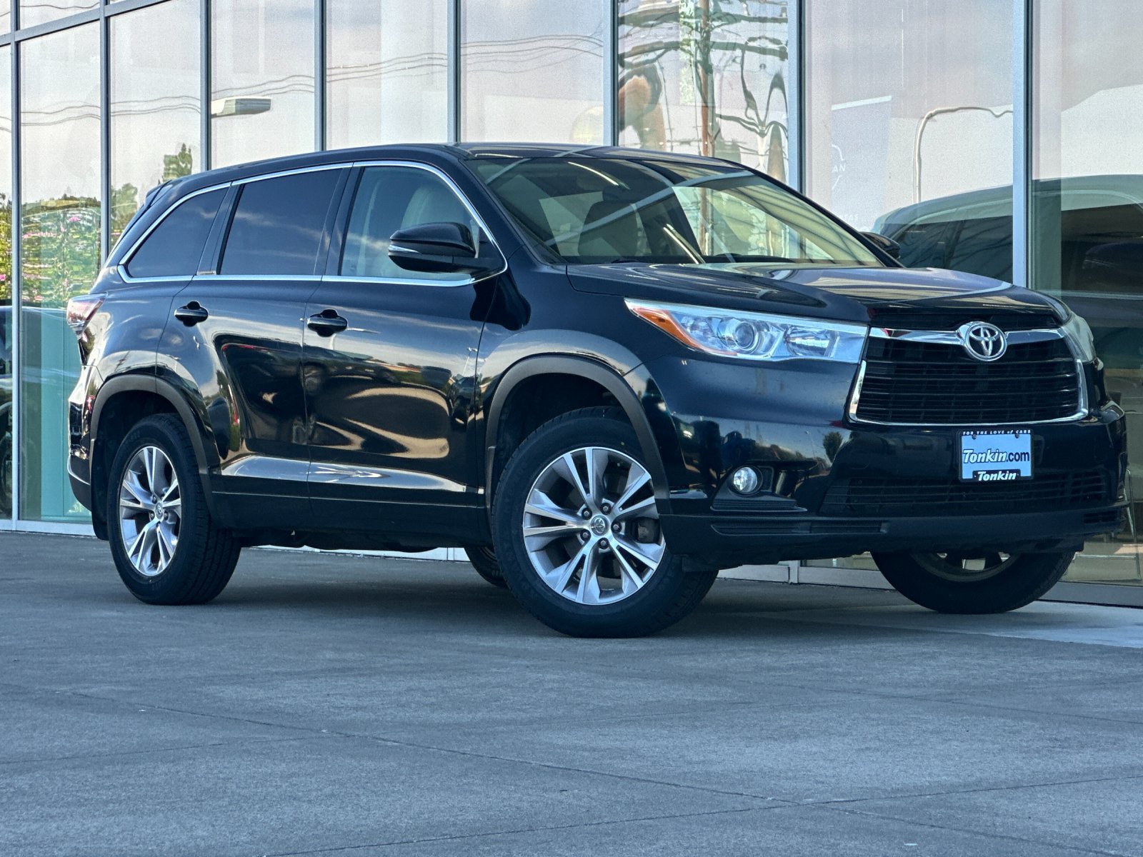 Used 2015 Toyota Highlander Plus AWD/4WD image 2