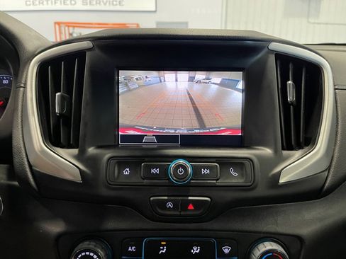 Used 2024 GMC Terrain SLE image 11