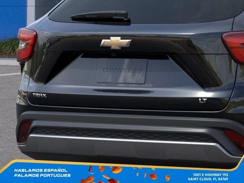New 2026 Chevrolet Trax LT w/ Sunroof Package FWD image 14