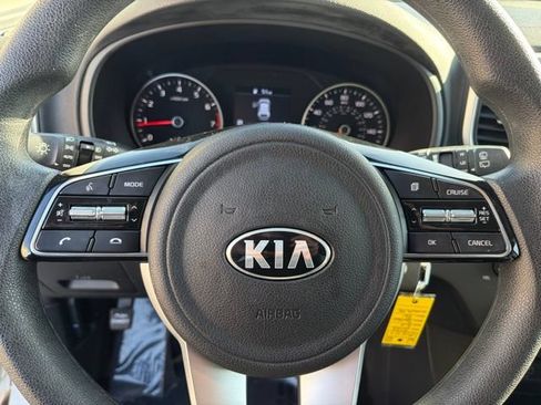 Used 2022 Kia Sportage LX AWD/4WD image 17
