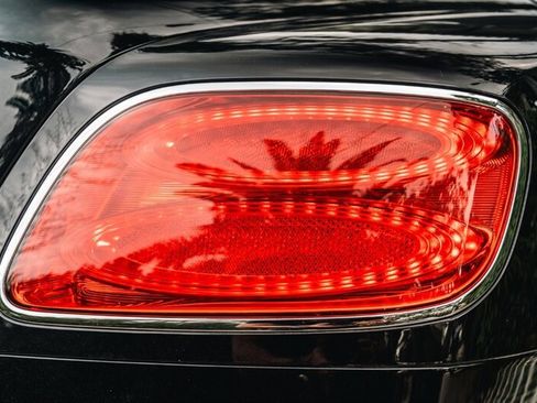 Used 2017 Bentley Continental GT image 6