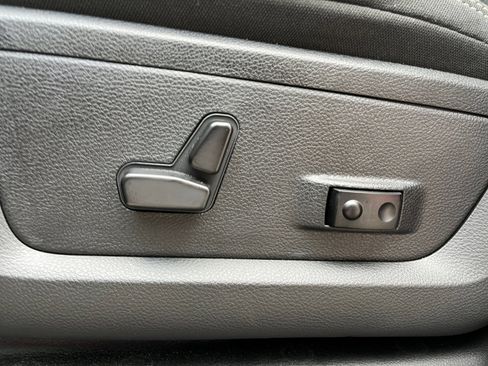 New 2025 RAM 2500 Big Horn AWD/4WD image 13
