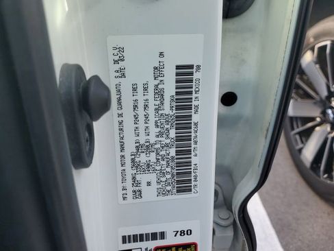 Used 2022 Toyota Tacoma SR w/ SR Convenience Package image 30