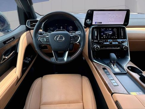 Used 2026 Lexus LX 700h Luxury AWD/4WD image 13