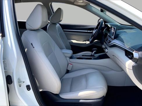 Used 2019 Nissan Altima 2.5 SL FWD image 9