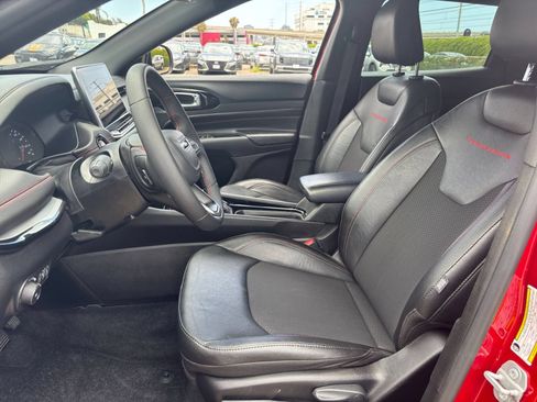 Used 2025 Jeep Compass Trailhawk AWD/4WD image 25